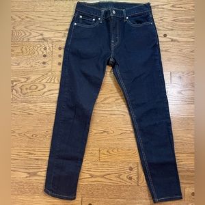 Men’s 512 LEVI’S dark washed jeans! 🪩♻️